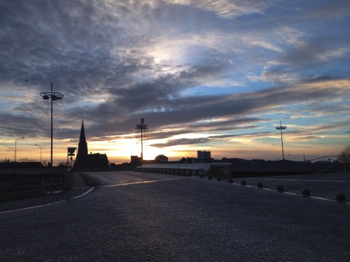 Zonsopgang in de stad waar ik vier dagen per week werk. Ik kan er niet genoeg van krijgen