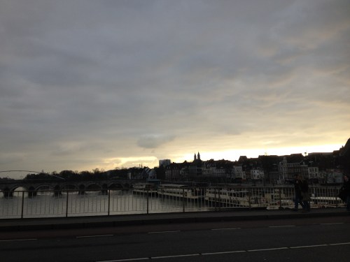 Bij het afscheid krijg ik van de stad weer een gouden randje....en dan rennen naar de trein.