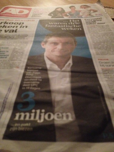 3 miljoen voor 3 weken werk. Schaamteloos met je kop op de voorpagina want wie doet je wat? e consument heeft het nakijken