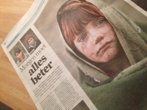 Ze vlogen me aan, de Afghaanse kinderen. Vluchtelingen die leven in bittere armoede, Kinderen van de rekening, Een wrang begin van de dag.