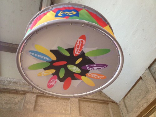 De versiering hangt op Maastricht centraal. Carnaval is een feit..Alaaf!