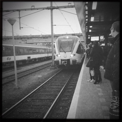 De trein eerder liet verstek gaan, proppen. Leven op het randje