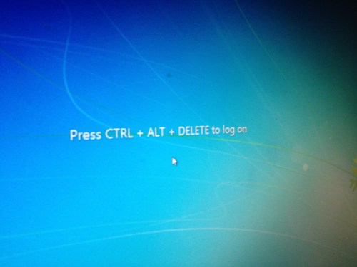 De werkdag begint altijd hetzelfde, ctrl-alt-delete