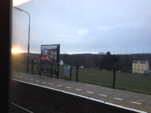 Bijna in Maastricht kan ik toch nog een glimp van de zon vastleggen. Zonder zon geen stralende dag.