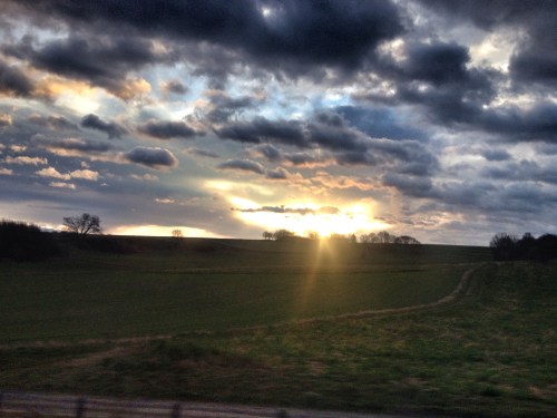 Altijd weer dat magische moment, als de zon over de heuvels gluurt.
