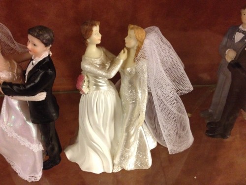 Zij en zij, zij aan zij. Lief