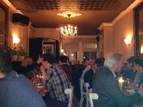 Nog meer gezelligheid. Hoi martijn..:)