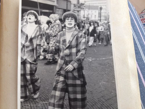 Ook in mijn jonge jaren leek ik graag de clown uit te hangen.  