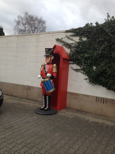 Onze carnavalsvereniging bestaat 7 x 11 jaar. reden voor een expositie.