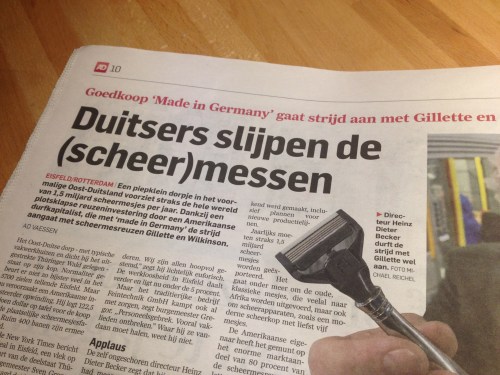 In mijn verbeelding zie ik een ouderwetse scharensliep (wie kent hem nog? ) Het laat me glimlachen.