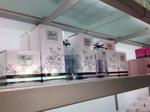 Nog even andere luchtjes snuiven...De Bijenkorf in Maastricht heeft 't.