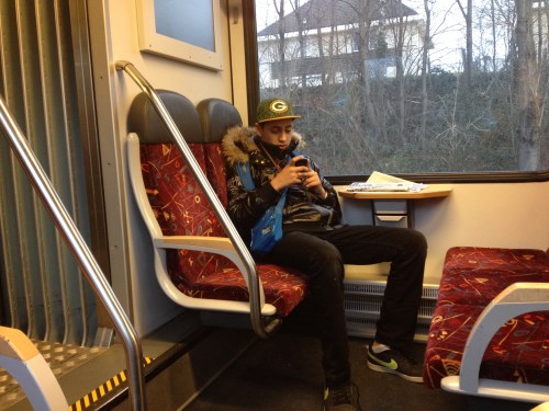 Hier zit ik en waag het niet om naast me te komen zitten. 