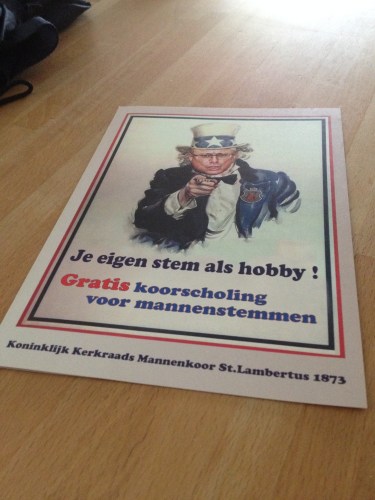 Op een ludieke manier op zoek naar nieuwe leden. De man slaat over..