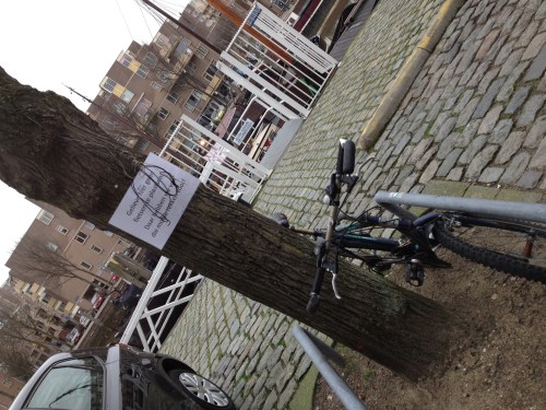 Waar is t bordje voor analfabeten?