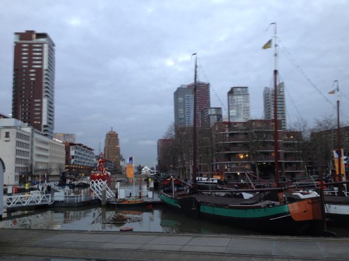 Oud en nieuw gaan naadloos in elkaar over. De stad is een geheel.
