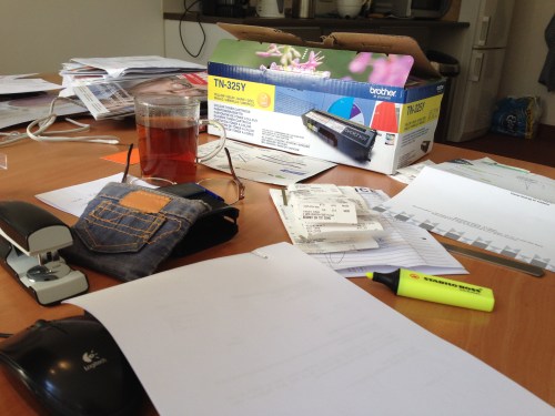 Maandagse chaos, deze week meer nog dan anders. Krijg je als je een paar dagen ergens anders werkt.