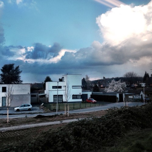 Zelfs Heerlen de Kissel ziet er met zo'n lucht aantrekkelijk uit.