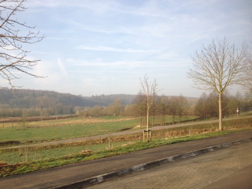 En steeds weer die beboste heuvels.