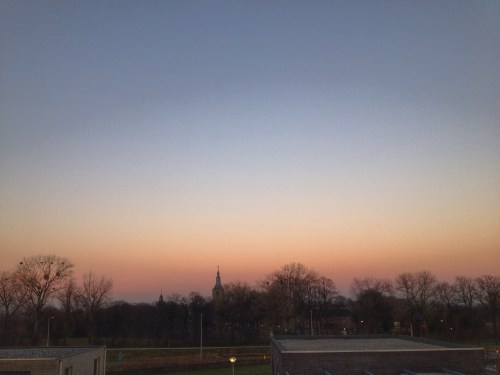 De zon gaat ook vandaag weer kleurrijk onder. Tot morgen!