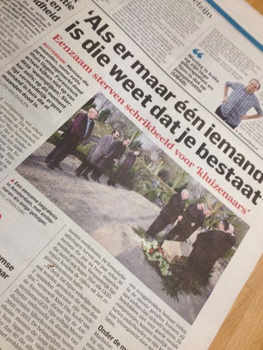 Gewoon open staan voor de mensen om je heen wordt moelijk als hele volksstammen zich achter gesloten rolluiken verschuilen.