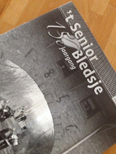 Het seniorenblaadje valt op de mat. Ik kijk er nog steeds raar van op maar euh...ja...