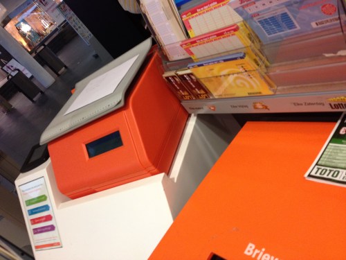 Voor de reis naar huis nog even naar de post.