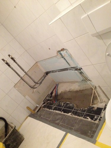 Renovatie update...douchen kan niet meer, 'k zou niet weten hoe..