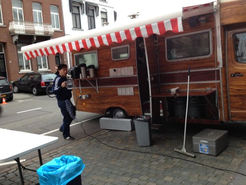 pop-up foodcar? geen idee wat ze verkopen. Ik ruik namelijk niets
