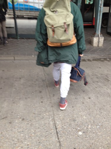 Wat is dit? het lijkt op een ouderwetse lange onderbroek met afhangend kruis. Even google opzoeken