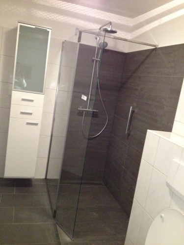 HOERA!! de badkamer is klaar...zo blij zo blij..