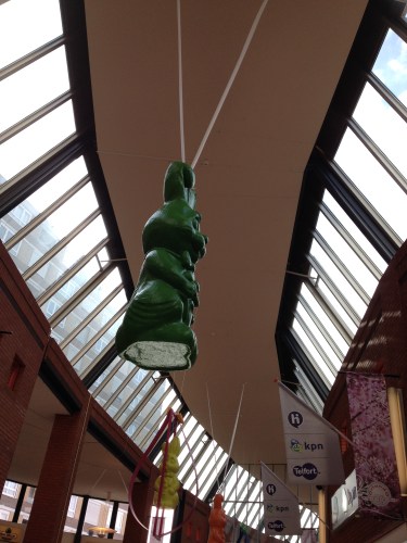 Dakhazen in het winkelcentrum (pje)