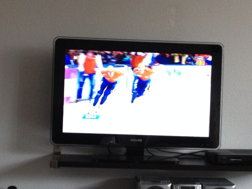 De rest van de middag kijken naar mannen die in strakke pakken over het is glijden. Saaier dan saai maar precies goed voor mijn arme hoofd. Dag dag, je was niet echt bijzonder. Tot morgen!