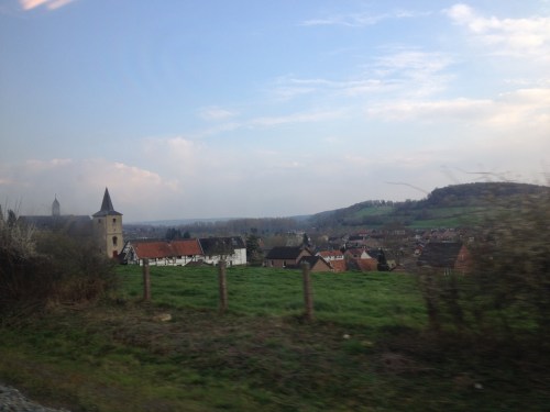 Schin op Geul, ik ben dol op dit kerkje. Een dezer dagen stap ik hier gewoon eens uit en ga ik het bekijken.