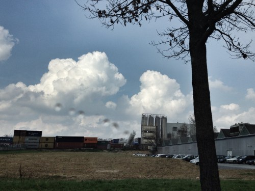 Op weg naar Voerendaal. Rechts schijnt de zon...