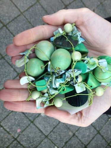 Kijk wat ik gevonden heb? zomaar voor niks mee te nemen uit een mandje voor een winkel. Foto van het mandje ben ik vergeten.