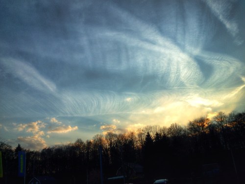 In Kerkrade is de lucht adembenemend mooi. Weer valt het op hoe weinig mensen hier oog voor hebben. Kijk nou toch gewoon eens!
