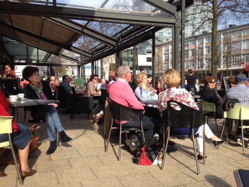 Wie zit daar? Ha Jos...ik kon nog net een foto maken.