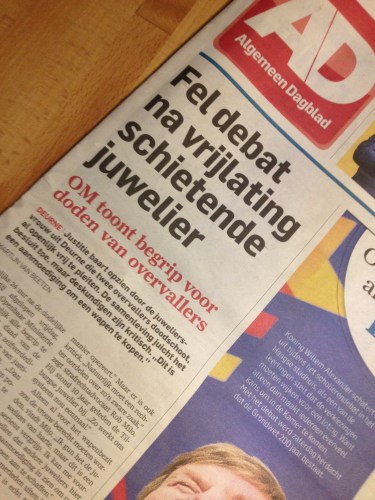 Nederland is in rep en roer en terecht. Je kunt er van vinden wat je wilt maar het probleem is ontstaan door de bezuinigingen die onze overheid al jaren op de beveiliging toe past. Niet meer, niet minder.