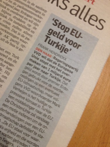 Ook zoiets waar we heel erg goed in zijn.  Loze kreten de ruimte in schiten en ze daar dan ook gewoon te laten hangen. Zonder gewicht, zwevend in de ruimte.