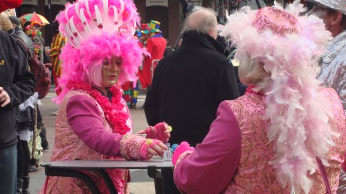 Eigen drank meebrengen is tegenwoordig ook mode.