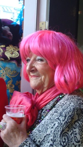 Riet, kroegbazin pur sang. Haar zaken lopen als een rode draad door mijn leven.  In alle drie heb ik ooit wel gewerkt