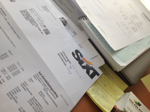 Mijn dag gaat op in facturen invoeren, brieven sturen en nog meer interessante zaken