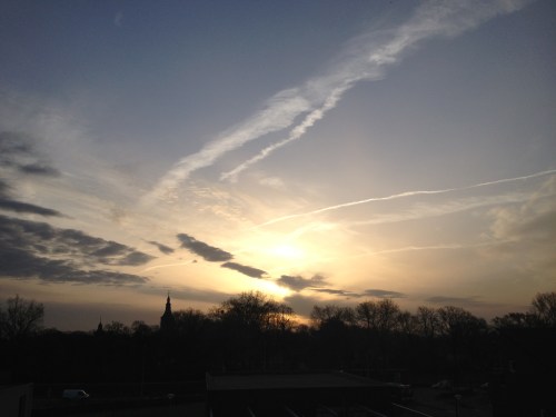 Het lijkt weer een prachtige dag te worden. Geen tijd om lang te blijven staan. Er moet gefietst worden.