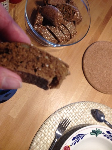 De man heeft het eten klaar, ik pik alvast een broodje. Dag dag, tot morgen!