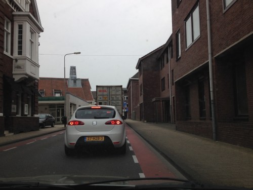Opstopping in het dorp.
