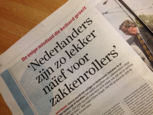 Het is mij ooit overkomen. een volle portemonnee omdat ik met de kinderen schoenen wilde gaan kopen en in een onbewaakt ogenblik...weg...Zo erg. Ik kan er nu nog boos over worden.