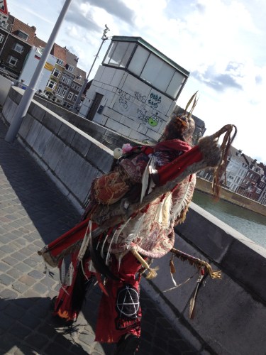 Krijg nou wat ...een indiaan in de stad