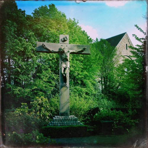 Het oude kruis dat hoort bij onze kerk. Blijft mooi