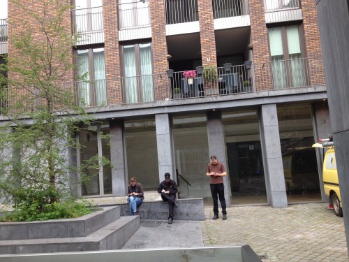 tijd voor de lunch. Schafttijd met collega's, gezellig he? 