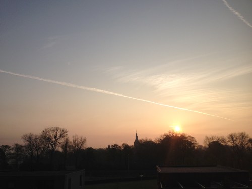 Dan eerst maar kijken naar de opkomende zon. Is ´ie  mooi  of niet?